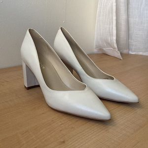 Marc Fisher ivory pumps